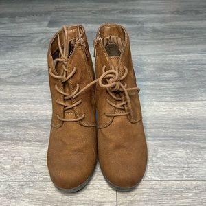 Brown ankle boot faux suede wedges